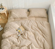 画像をギャラリービューアに読み込む, ordinary color bed cover set .