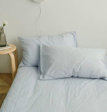 画像をギャラリービューアに読み込む, ordinary color bed cover set .