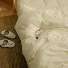 画像をギャラリービューアに読み込む, ordinary color bed cover set .