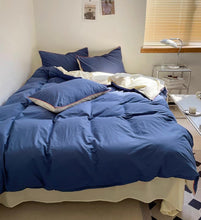 画像をギャラリービューアに読み込む, Port blue bed linen.
