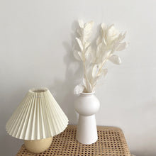 画像をギャラリービューアに読み込む, white leaf &amp; flower vase set

